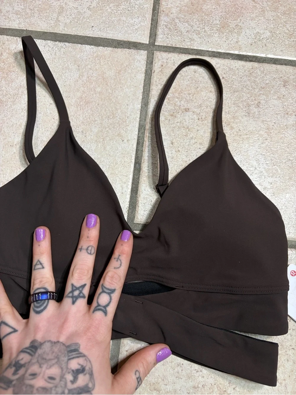 NWT Lululemon V-Neck Crossover Underband Longline Bra (Espresso) Size 4
